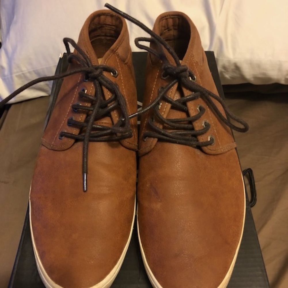 Sz 9.5 brown casual shoes
